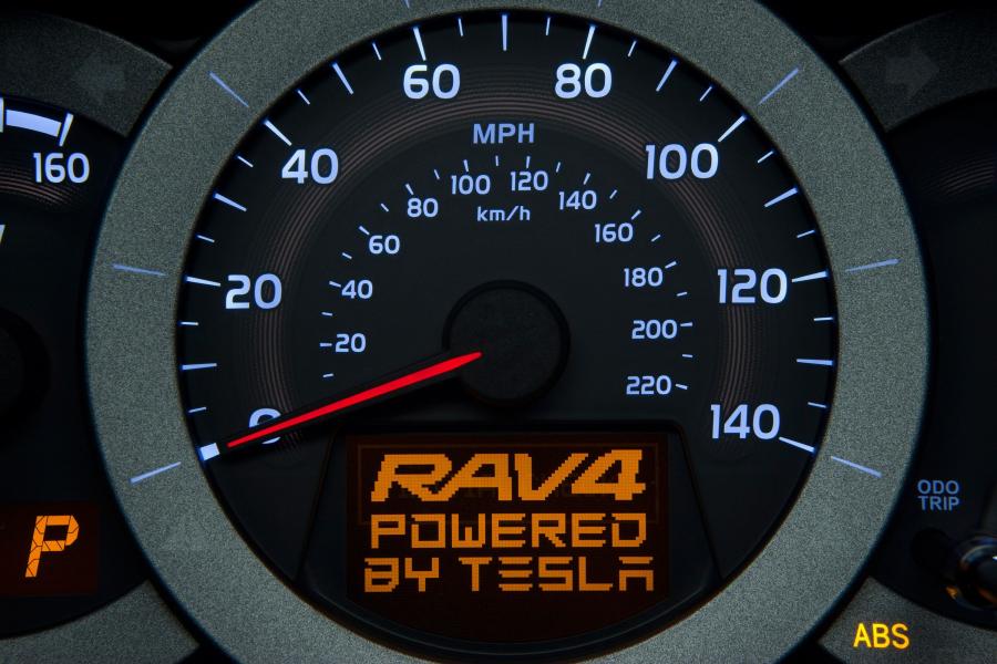  Toyota RAV4 EV Concept 2010 года  (фото 26 из 48)